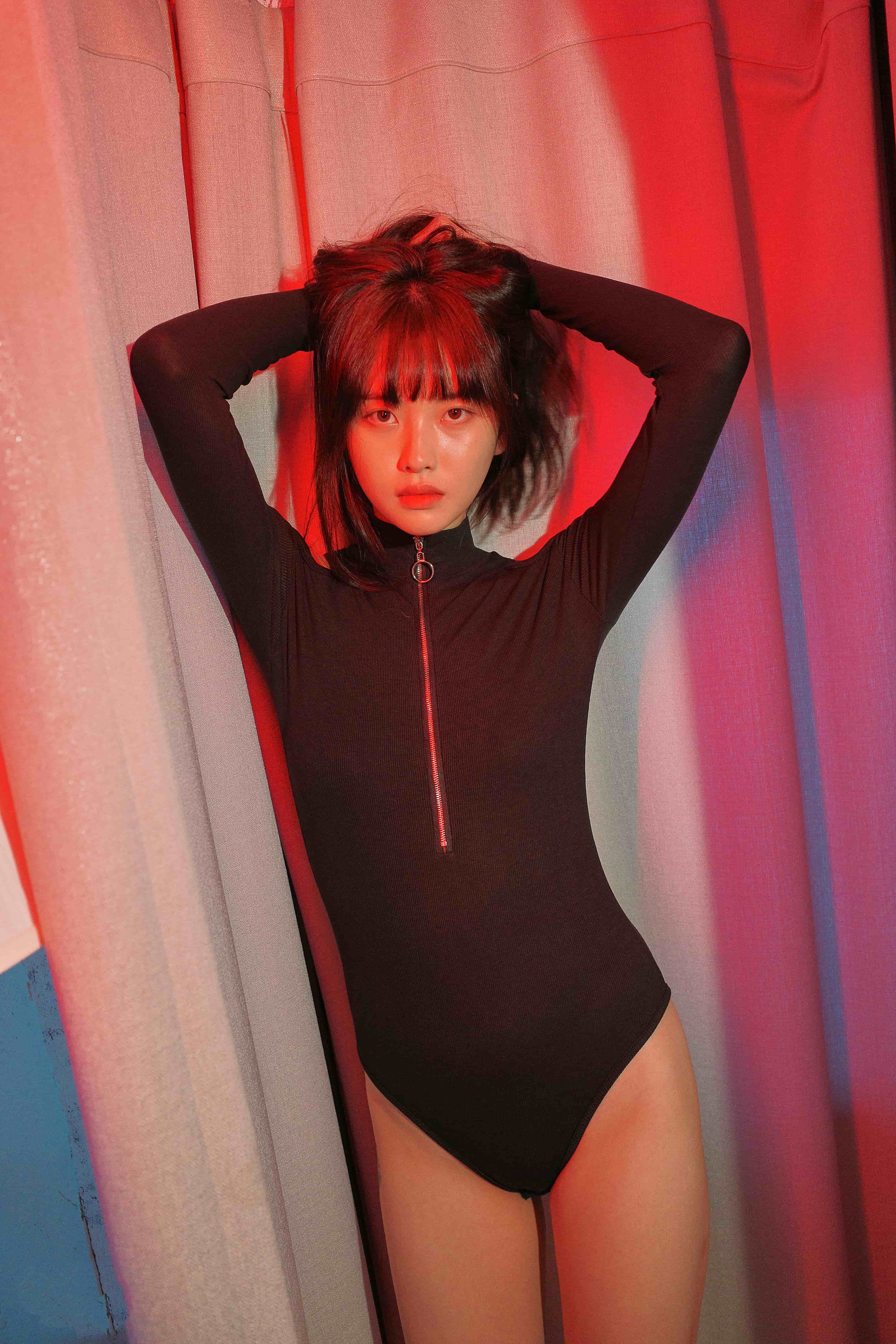 Han Xiaomei toe curl